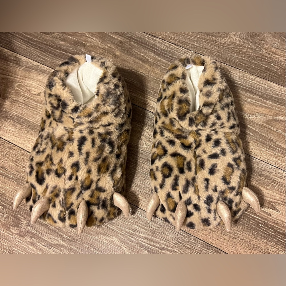 Old Navy Leopard Print Claw Slippers L (12)